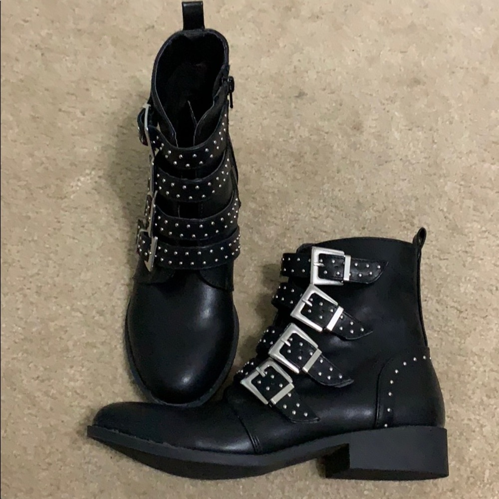 Qupid black studded boots
